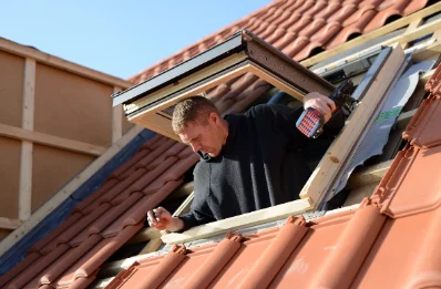 Pose de fenêtres de toit Velux à Saint-Carné